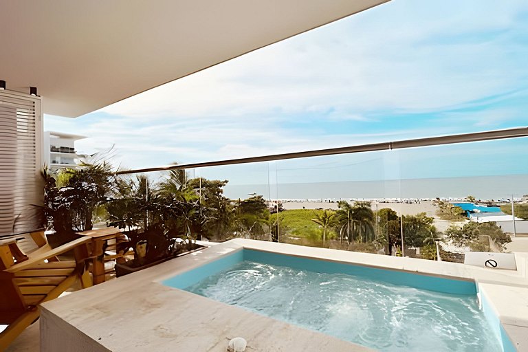 Private Jacuzzi, Beatiful Sea View, Beach Access