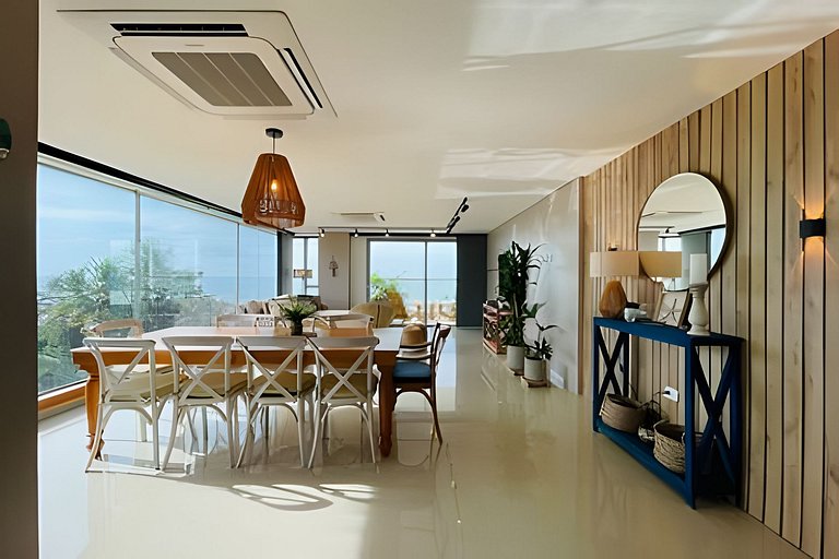 Private Jacuzzi, Beatiful Sea View, Beach Access
