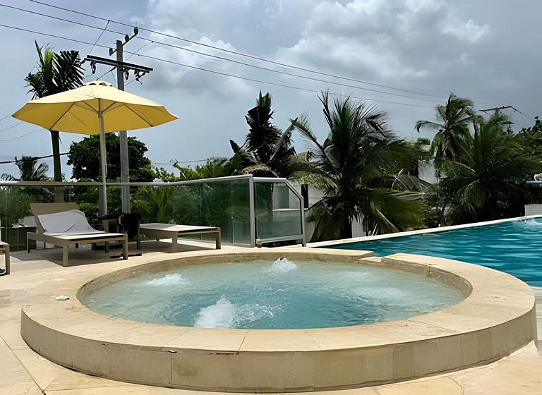 Private Jacuzzi, Beatiful Sea View, Beach Access