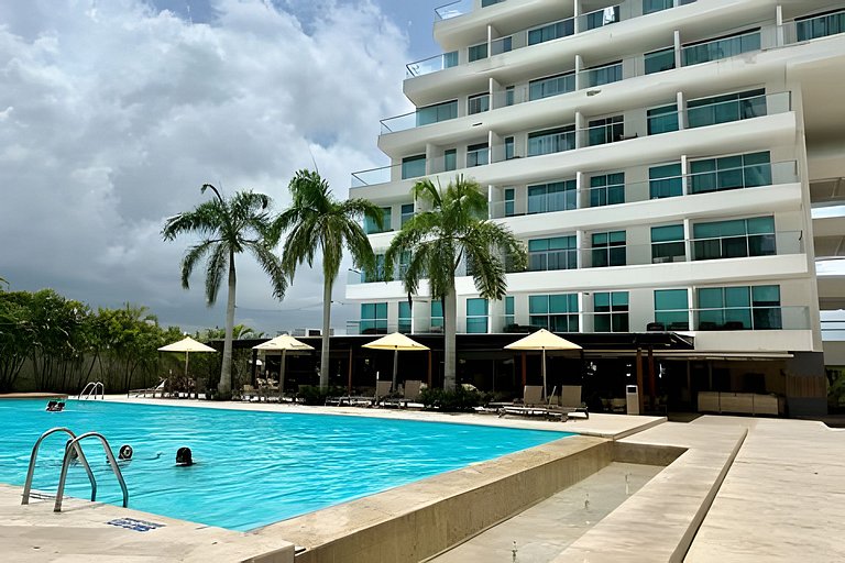 Private Jacuzzi, Beatiful Sea View, Beach Access