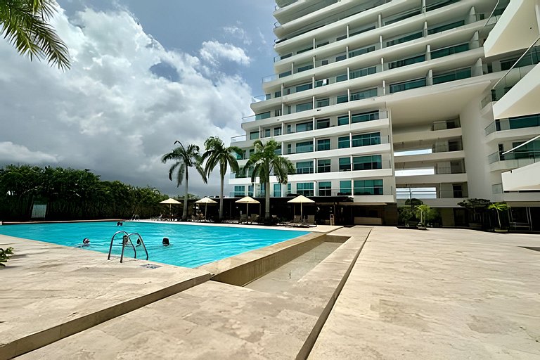 Private Jacuzzi, Beatiful Sea View, Beach Access