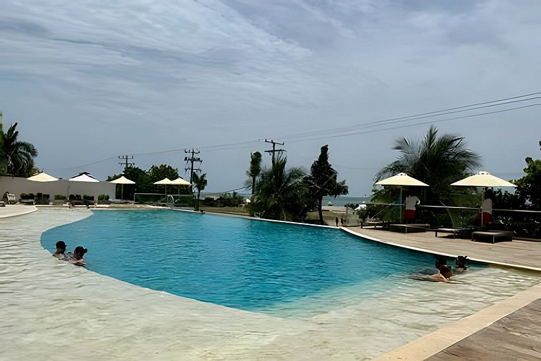 Private Jacuzzi, Beatiful Sea View, Beach Access