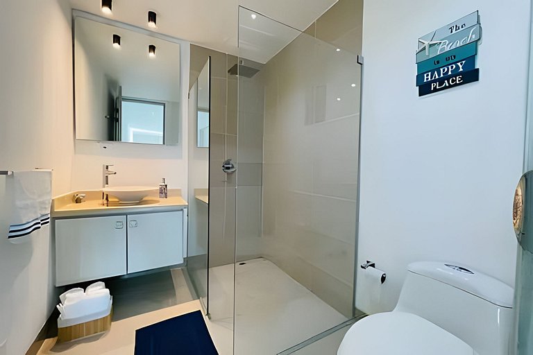 Private Jacuzzi, Beatiful Sea View, Beach Access
