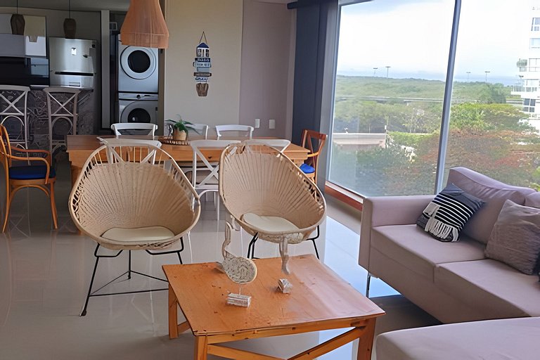 Private Jacuzzi, Beatiful Sea View, Beach Access