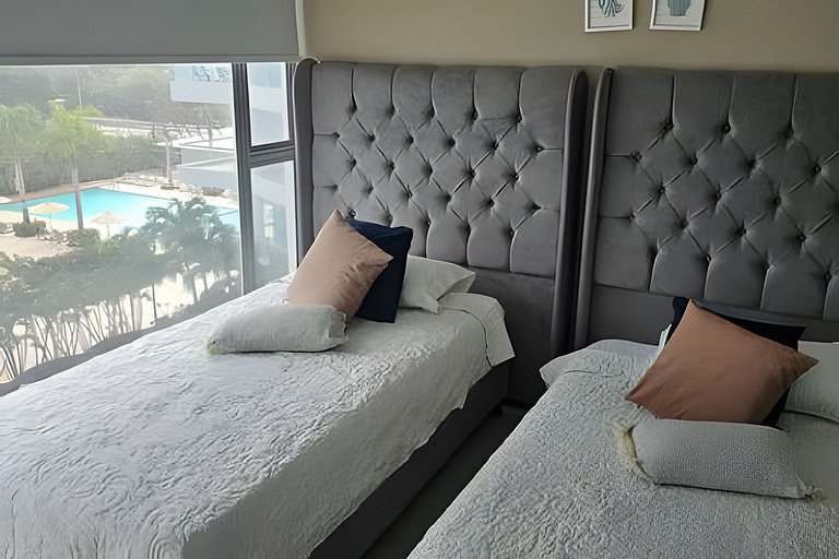 Private Jacuzzi, Beatiful Sea View, Beach Access