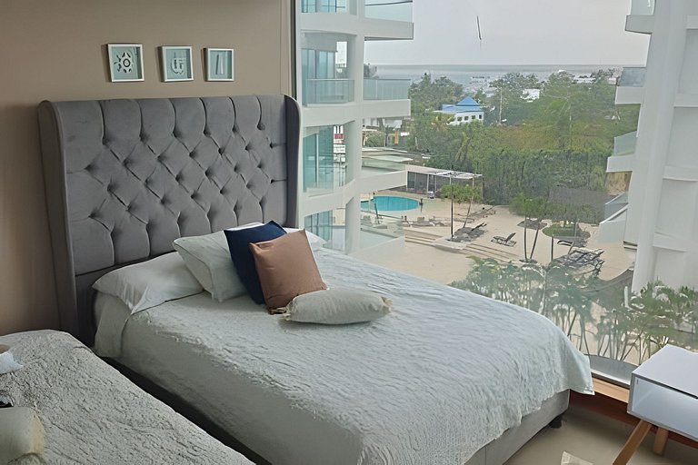 Private Jacuzzi, Beatiful Sea View, Beach Access