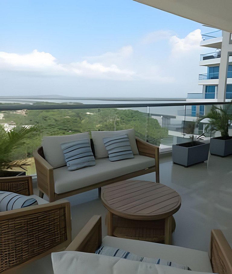 Amazing and Elegant Apartment with Stunning View