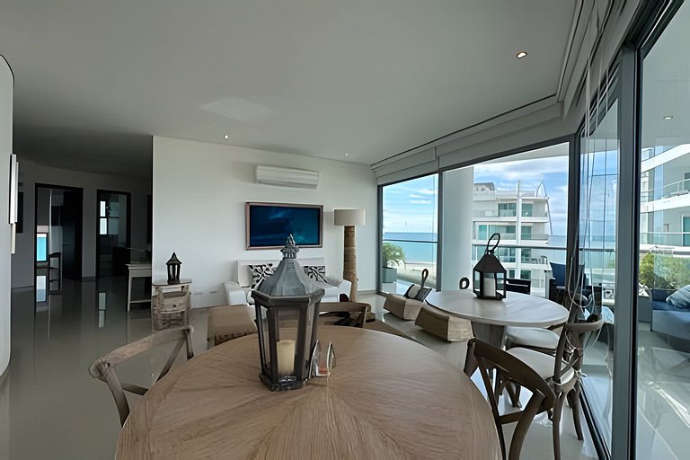 Amazing and Elegant Apartment with Stunning View