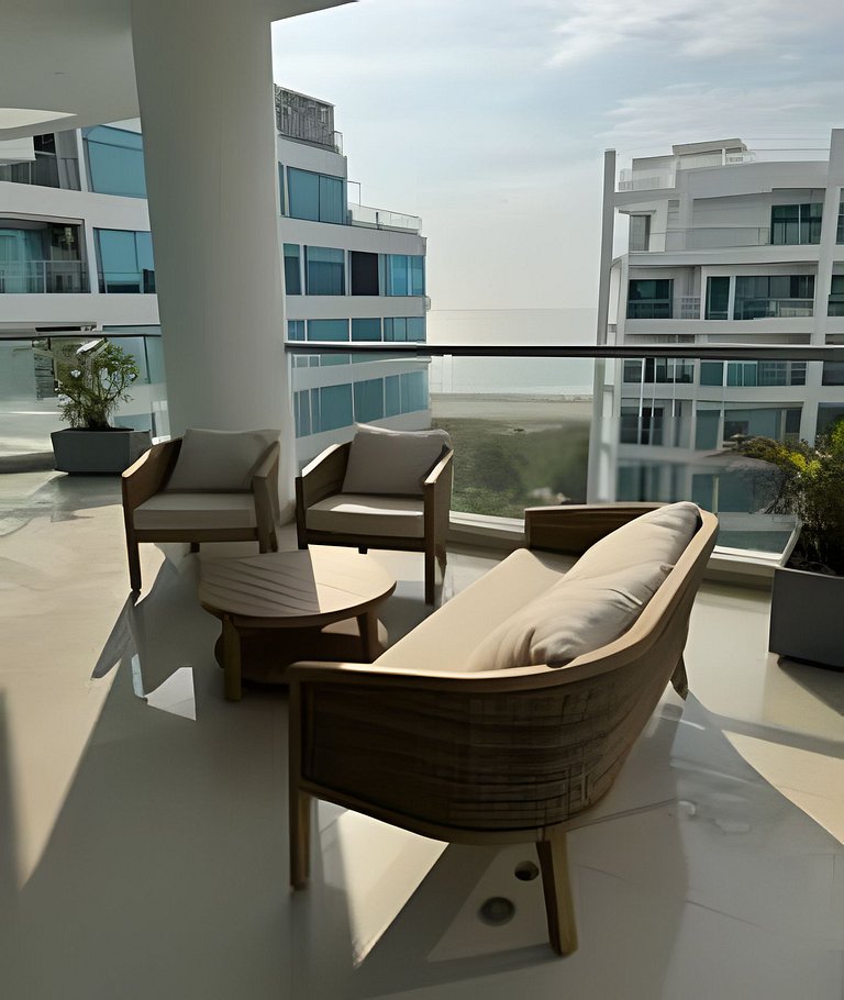 Amazing and Elegant Apartment with Stunning View