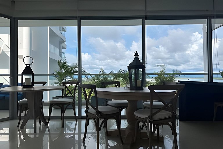 Amazing and Elegant Apartment with Stunning View