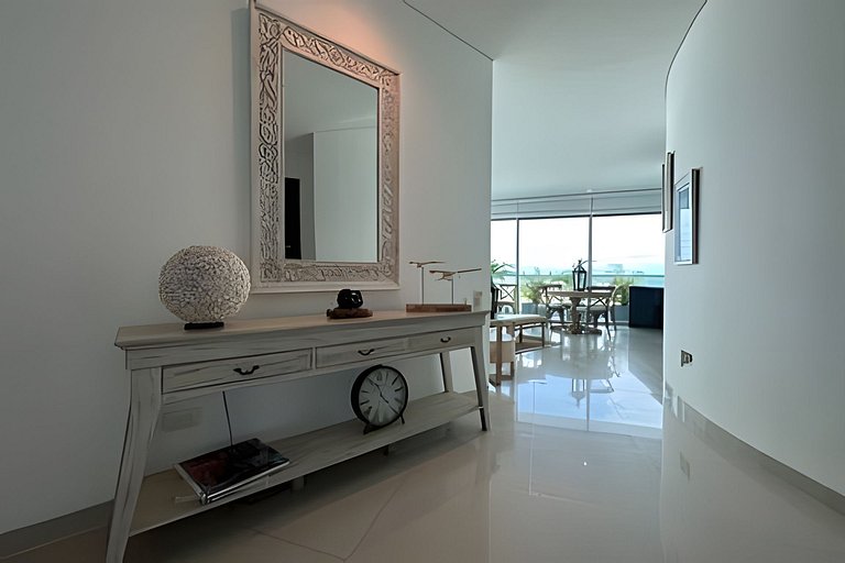 Amazing and Elegant Apartment with Stunning View