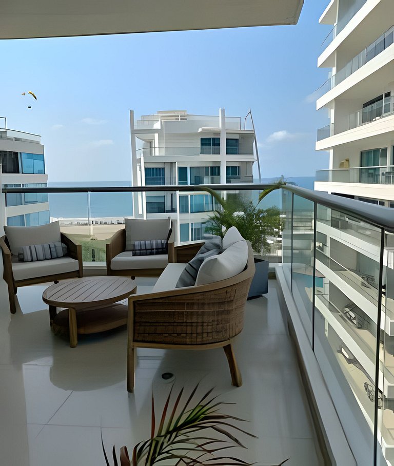 Amazing and Elegant Apartment with Stunning View