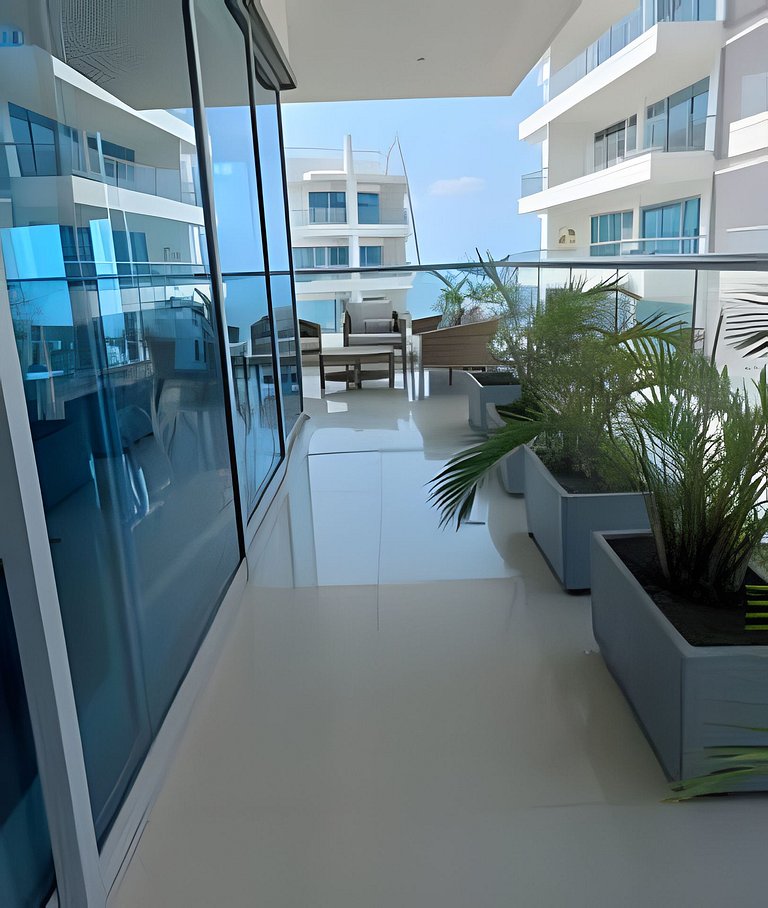 Amazing and Elegant Apartment with Stunning View